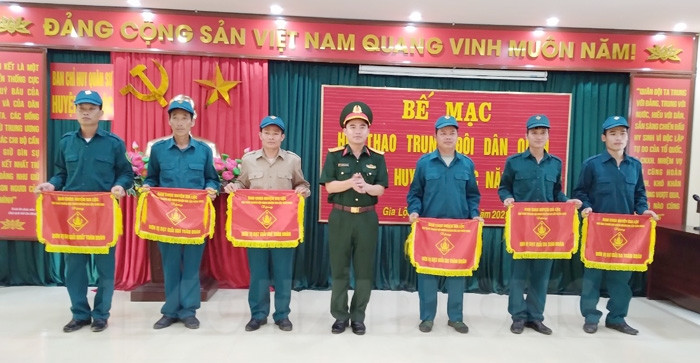 Trung đội dân quân cơ động xã Phạm Trấn giành giải nhất 